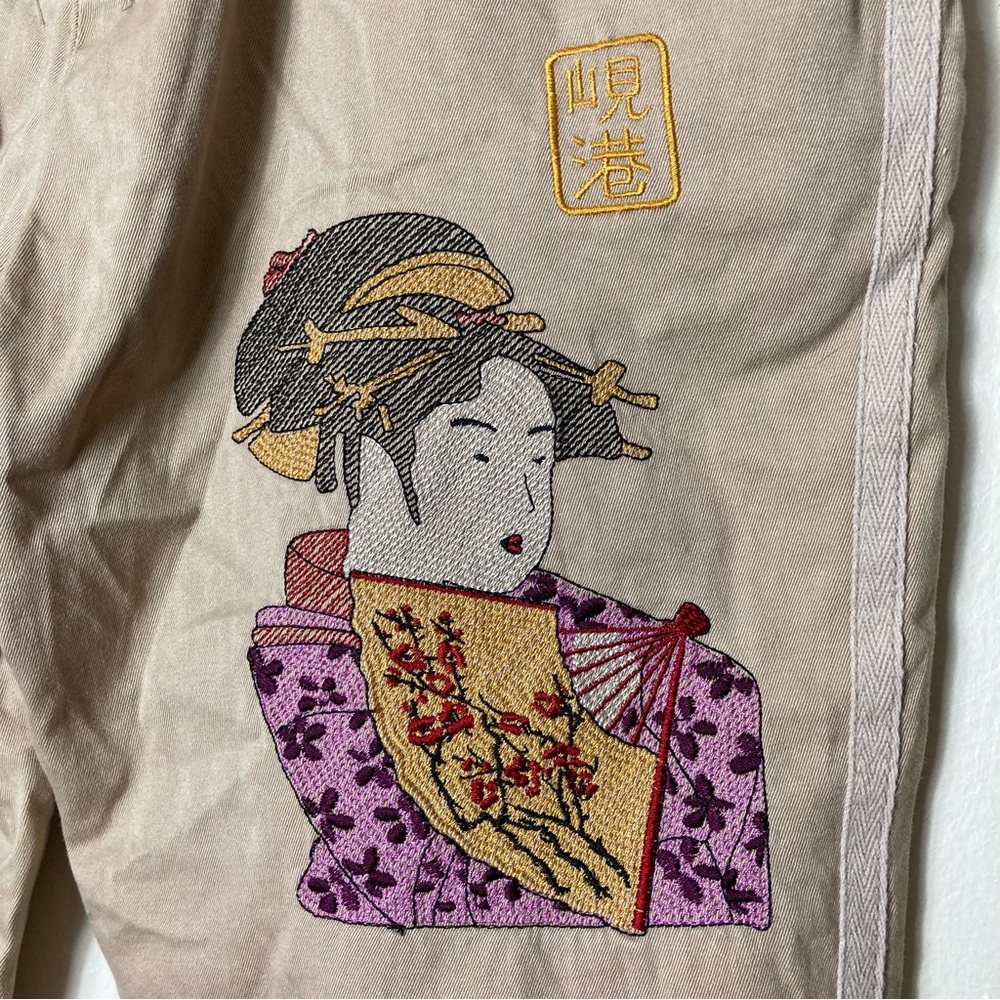 Danang surplus vintage khaki shorts geisha embroidered (fits like a small)